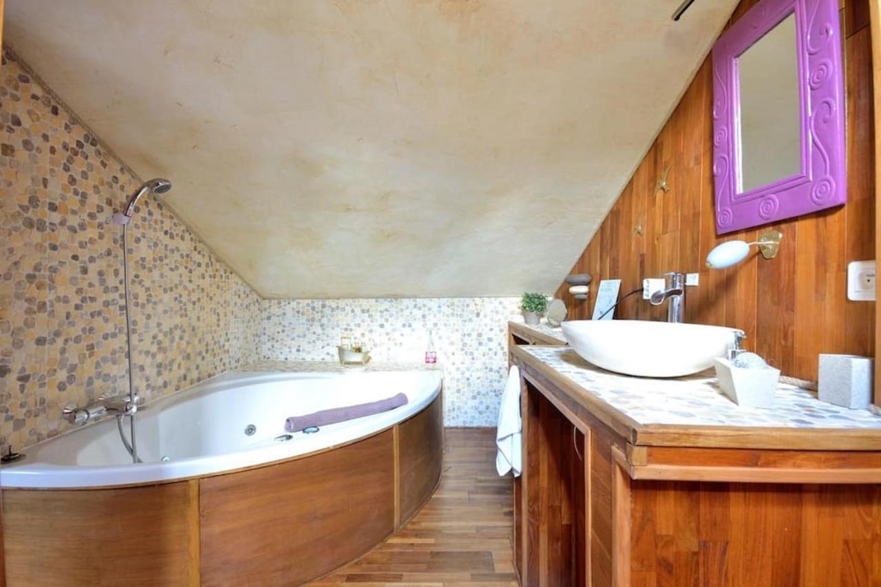 Bed and Breakfast La Vignarelle Callas Екстер'єр фото