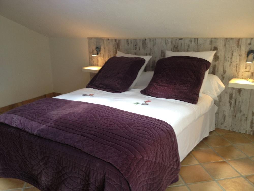 Bed and Breakfast La Vignarelle Callas Екстер'єр фото
