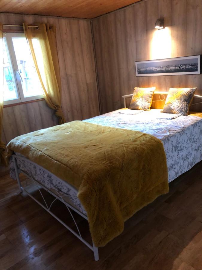 Bed and Breakfast La Vignarelle Callas Екстер'єр фото
