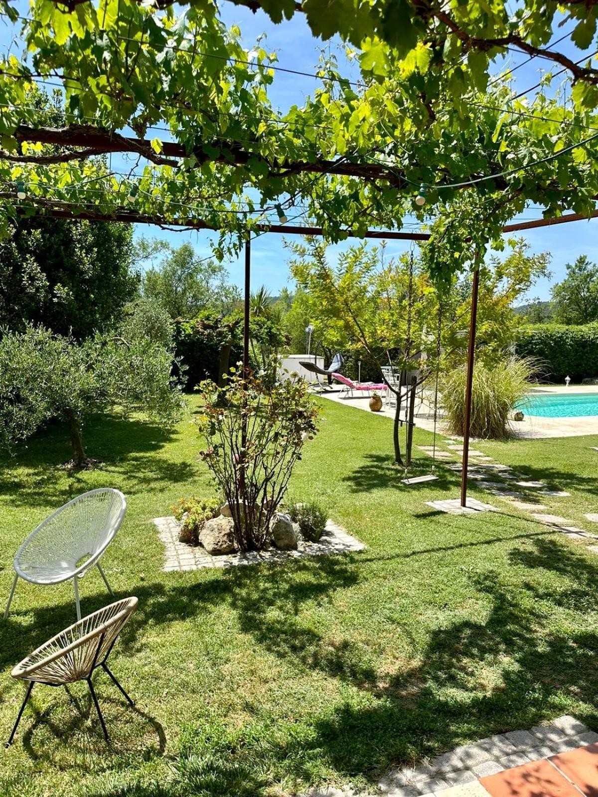 Bed and Breakfast La Vignarelle Callas Екстер'єр фото
